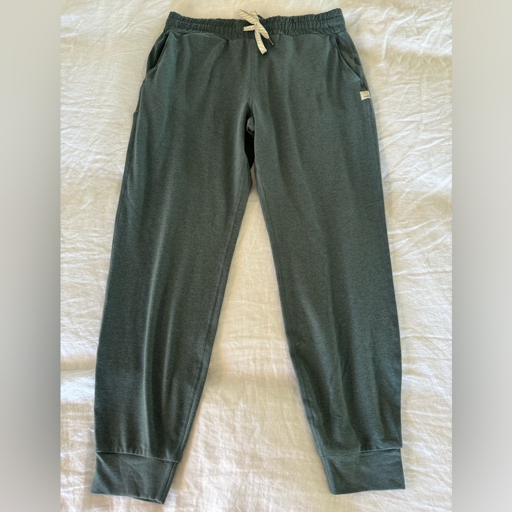 Brand New Vuori Performance Jogger in Stone Heather